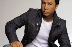 甄子丹年轻的时候照片青涩帅气 出演《星战》获全组最高薪 