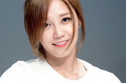 李起光女友郑恩地拍摄时粉红不断 国民恋人引粉丝力挺 