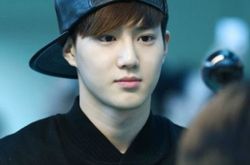 天团exo金俊绵女装图妖艳动人 令人震惊不已 