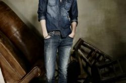 李敏镐腿长的背后故事 完美身材诠释多种风格 