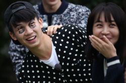 安宰贤李菲儿吻照流出 与女友具善惠因戏生情 