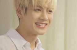 jackson王嘉尔图片显帅气 背景雄厚系富二代 