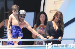 梅西女友最新消息曝光 大方沙滩秀身材晒恩爱 