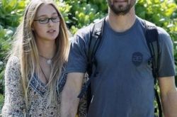 保罗沃克女儿晒父亲合影 曾起诉保时捷求偿 