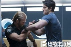 布兰登罗斯胸肌饱满诱惑大 性感超人携手张雨绮有合作 