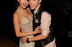 网传贾斯丁比伯与赛琳娜订婚 前者被爆有吸毒前科 