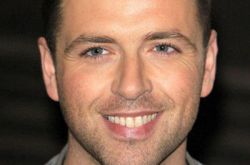 西城男孩主唱马克靠卖饼维生 揭昔日红极一时组合解散原因 