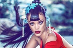 蕾哈娜大图吸人眼球 将被授予视觉先锋大奖 