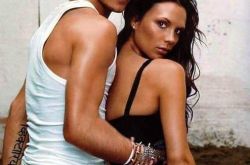 维多利亚贝克汉姆家境优越身价被爆出 细扒与小贝爱情故事 