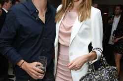 奥兰多布鲁姆米兰达可儿分手 双方依然彼此关心 