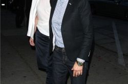 美国脱口秀主持人艾伦与娇妻秀恩爱 将推全新原创视频节目 