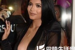 女神卡戴珊三姐妹照片 尽显各种优雅姿态 