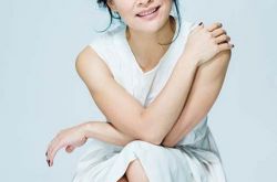 陈冲个人资料图片有韵味 华丽转身为美女导演 