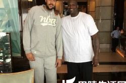 奥尼尔身高对比 图说NBA情侣最萌身高差 