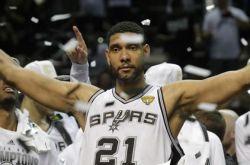 篮球传奇蒂姆邓肯退役 NBA传奇19年生涯终落下大幕 