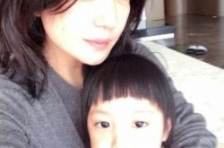 赵薇女儿4岁生日照片母女越来越像 角色中感悟生活爱家人 