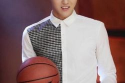 吴亦凡打篮球的节目是那个？ 现场技痒难忍帅气灌篮引惊呼 