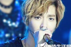 吴亦凡音乐历程艰难 为生计每天刷碗8小时 