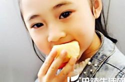 小金铭陈子妍图片 电视剧《小孩不乖》中表现惹眼 