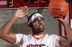 马库斯乔丹在哪打球? 揭秘篮球飞人儿子不为人知的一面 