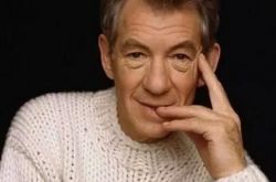 指环王“甘道夫”伊恩麦凯伦出柜 称自己后悔没早点 