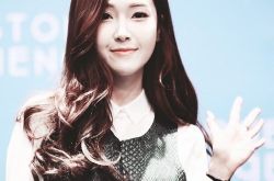 郑秀妍微博都是中文引人猜想 与陈伟霆因戏生情？ 