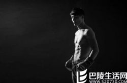 看看方便老婆李响照片 “散打夫妻”英姿飒爽 