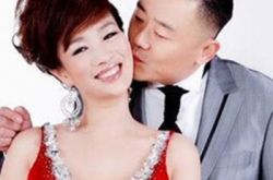 周立波胡洁照片公开 揭秘其与前妻张洁离婚内幕 