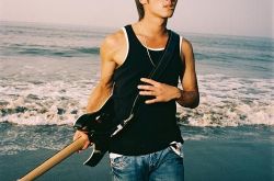 谢霆锋跟王菲相差几岁 情史婚史被挖 