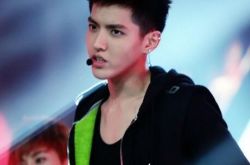 揭秘当红明星吴亦凡体重 近日拍摄《刀剑如梦》MV 