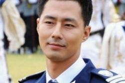 赵寅成军装照英俊帅气 主持韩空军建军60年庆典 