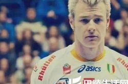 意大利扎伊采夫男排帅气主攻 扣球高度3米55霸气侧漏 