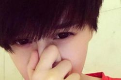 赵本山19岁女儿剪短发 酷爱直播人气不输自己老爸 