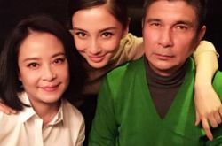 杨颖的爸爸哪人呢？ 父亲中德混血母亲上海人 