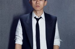 【图 】张杰谢娜婚礼何炅旁白 结婚多年恩爱如初 