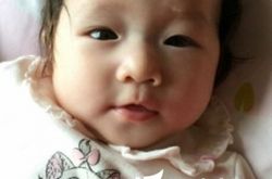 天王陈浩民儿子很可爱 爸爸孩子一个样 