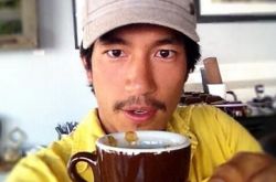 郑佩佩儿子原和玉照片成熟帅气 老戏骨曾把生育当成工作 