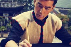 《伪装者》发布会胡歌被问恋情略有沉默 首承认与江疏影分手 