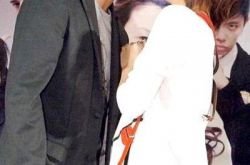 《霹雳MIT》炎亚纶强吻鬼鬼 夺走黑社会MM的银幕初吻 