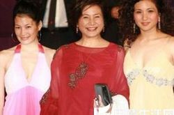 郑佩佩女儿哈维 讲述最美打星的爱情遭遇 