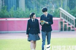 王俊凯张子枫电视剧竟有感情戏？ 两人深情凝望引粉丝调侃 