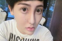 网红刘梓辰走红网络 暴露炫富只为博眼球 