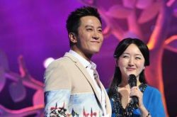 七夕毛宁杨钰莹演唱会上拥吻 盘全民最爱的荧屏情侣 