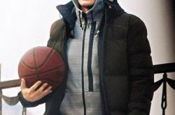 全智贤老公正面曝光帅气不输都教授 身价超400亿韩元 