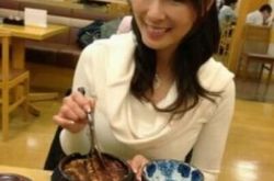 曝美魔女山田佳子40岁素颜照 年近五十逆生长堪称完美 