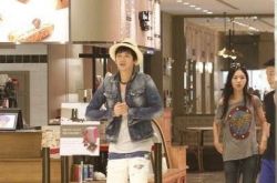 苏见信的现任女友薇薇现身 自曝明年将举行婚礼 