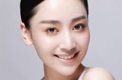 冯家妹离婚原因未公开 女儿一岁半时夭折她坚强至今 