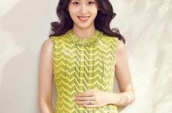 章泽天高清孕照大放送 甜笑满是幸福感 