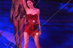 谢金燕美腿图片令人羡慕 靠毅力撑出一片天 