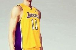 篮球名将易建联身高多高 儿子身高引发网友大猜想 